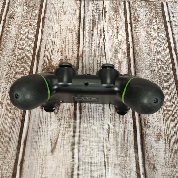 P4 Wireless Connectivity Handheld Grip PS4 Console Controller - Read Description - Picture 4 of 5